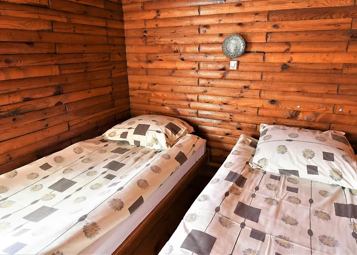 O.w. Sek Деревянный коттедж *